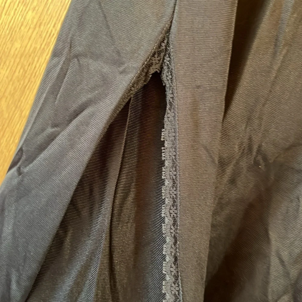 VINTAGE USA MADE Body Lites 30” Slip Size Large black lace trim long slit EUC - Picture 3 of 6